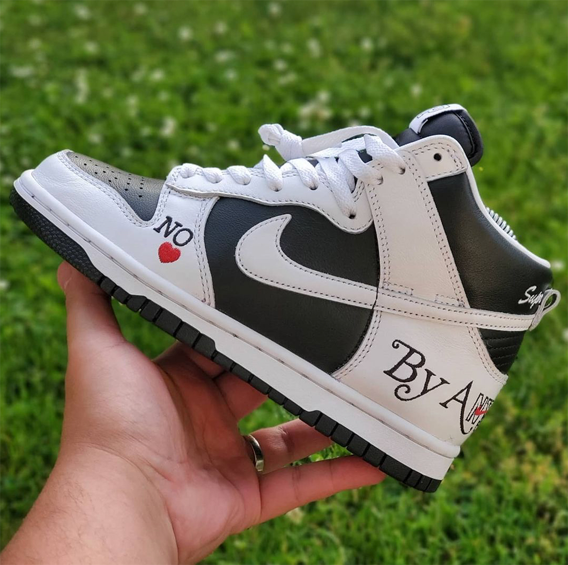 Supreme Nike Dunk High White Black 2021 2