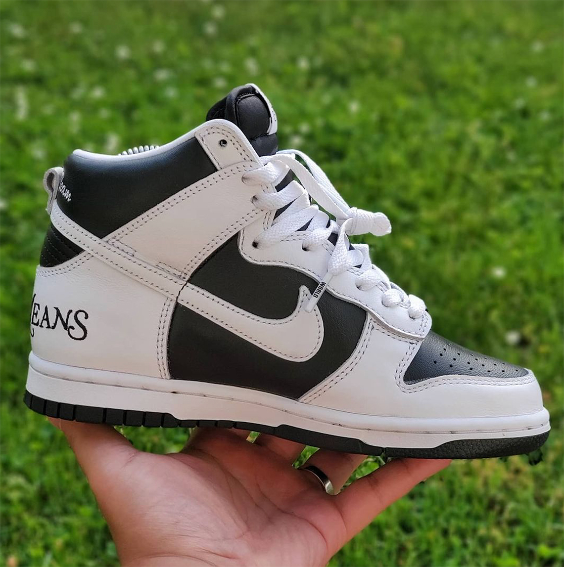 Supreme Nike Dunk High White Black 2021 3