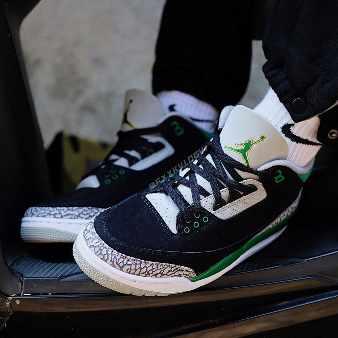 Air Jordan 3 Pine Green Ct8532 030 2021 1