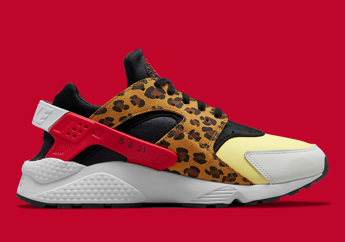 Nike Air Huarache Snkrs Day Dm9092 700 4