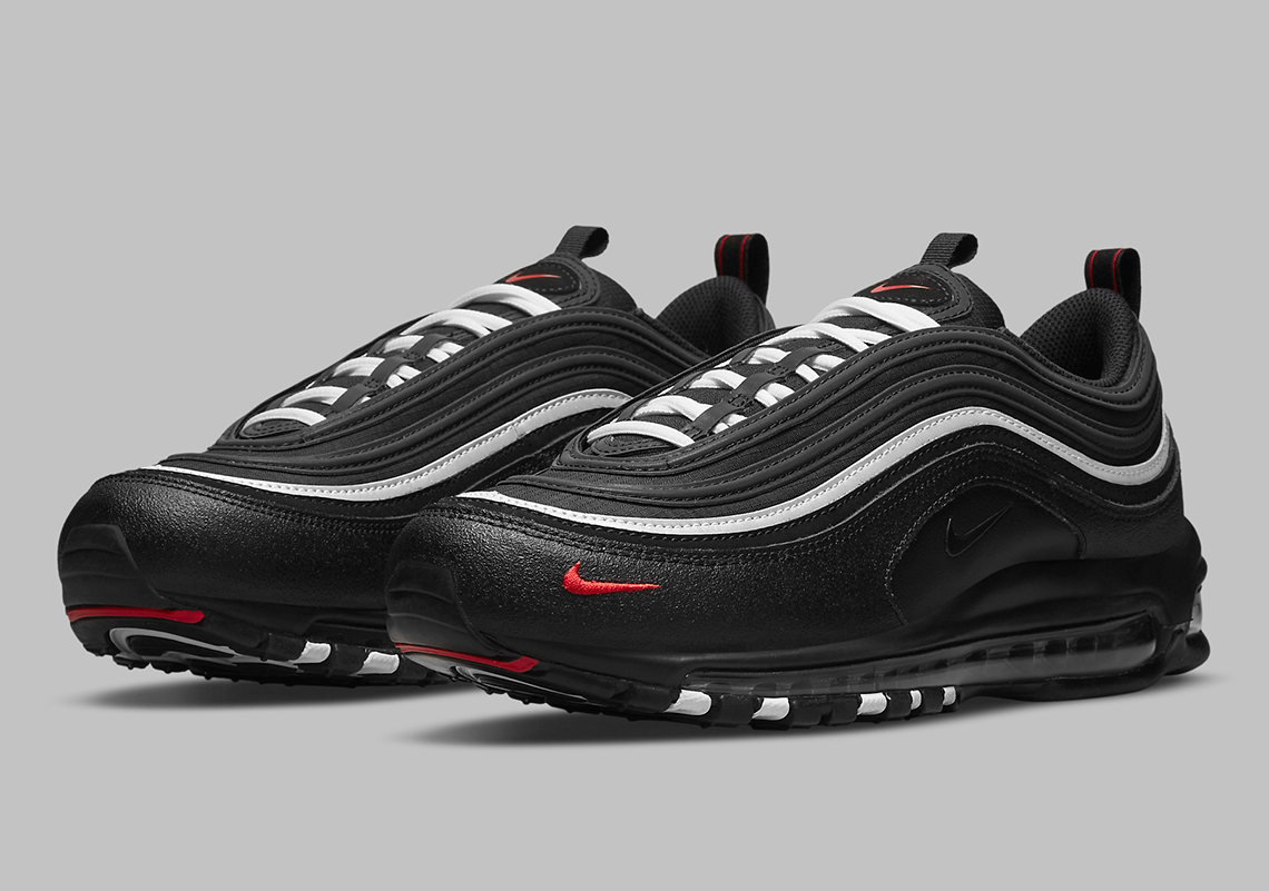 Nike Near Fully Blacks Out This Air Max 97