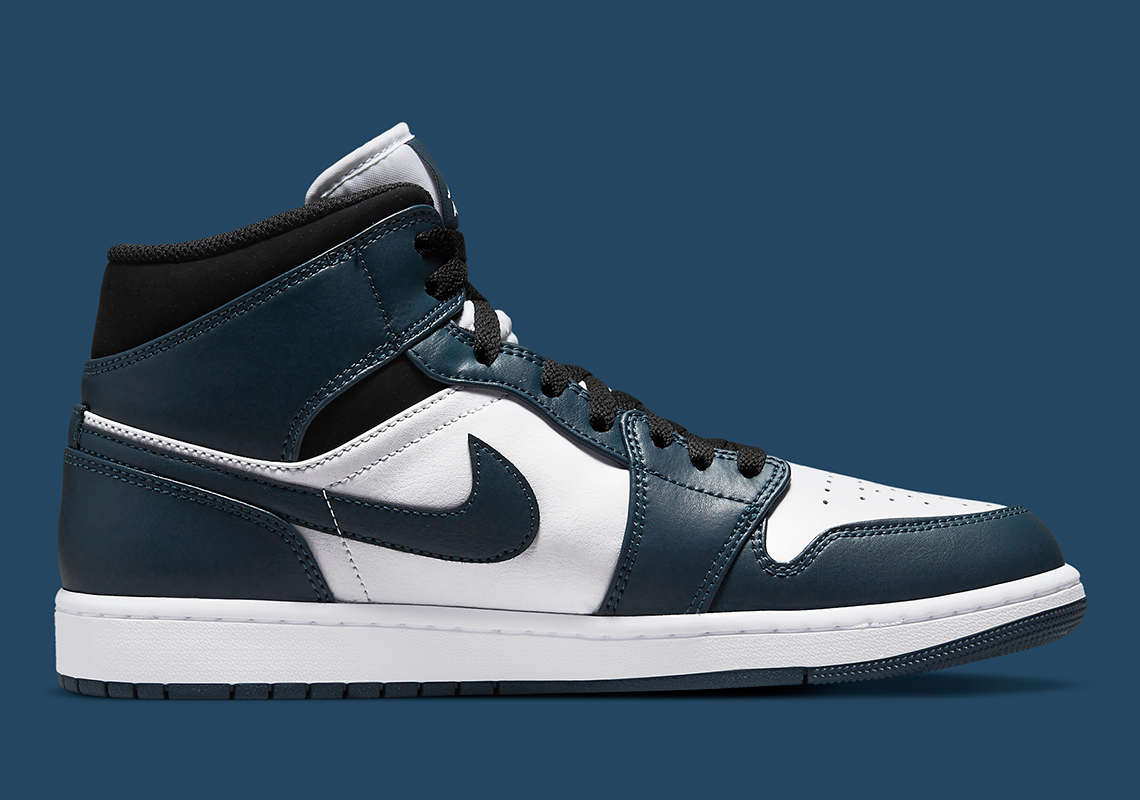 Air Jordan 1 Mid Blue Black White 554724 411 8