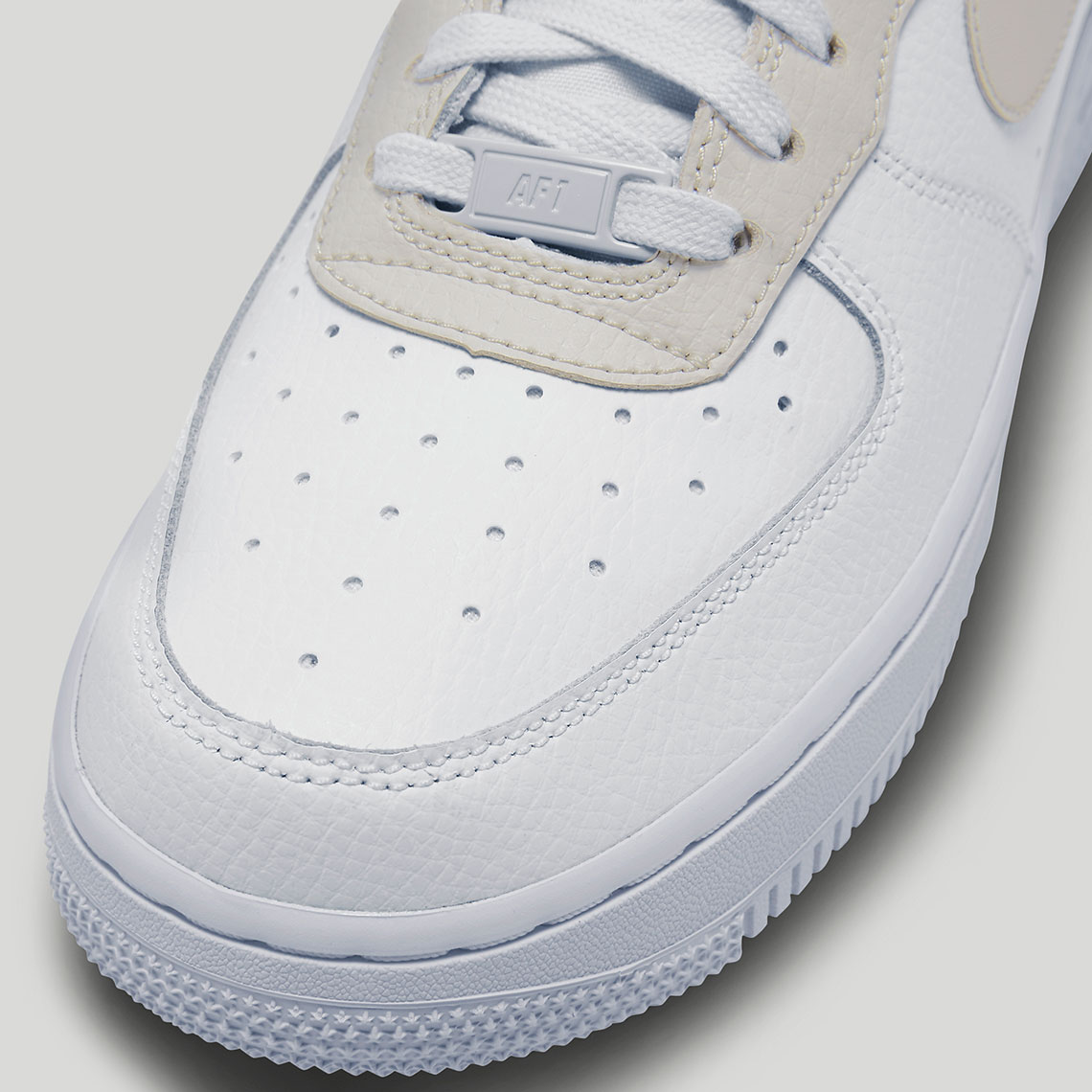 Nike Air Force 1 Wmns Summit White Deep Royal Summit White Light Bone 315115 168 1