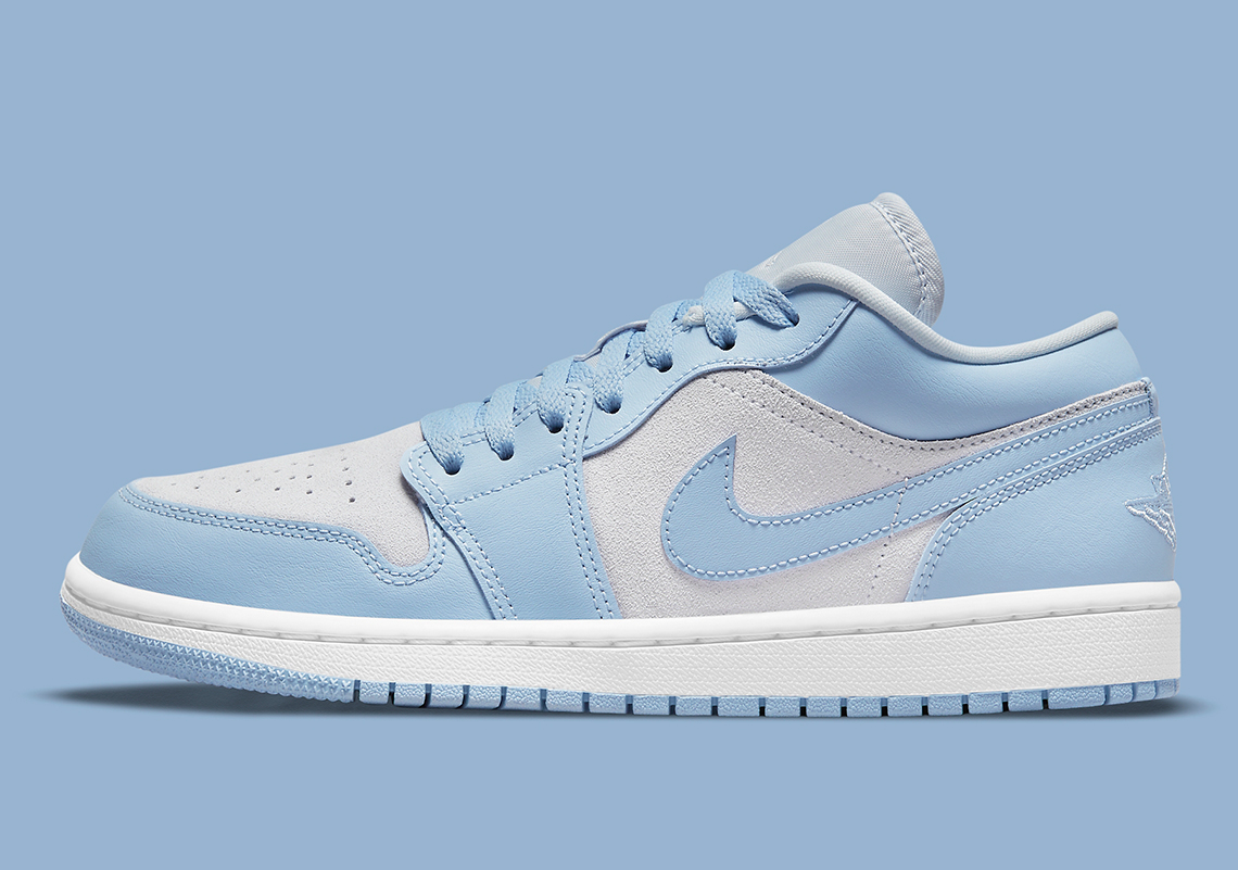 Air Jordan 1 Low Wmns University Blue 8