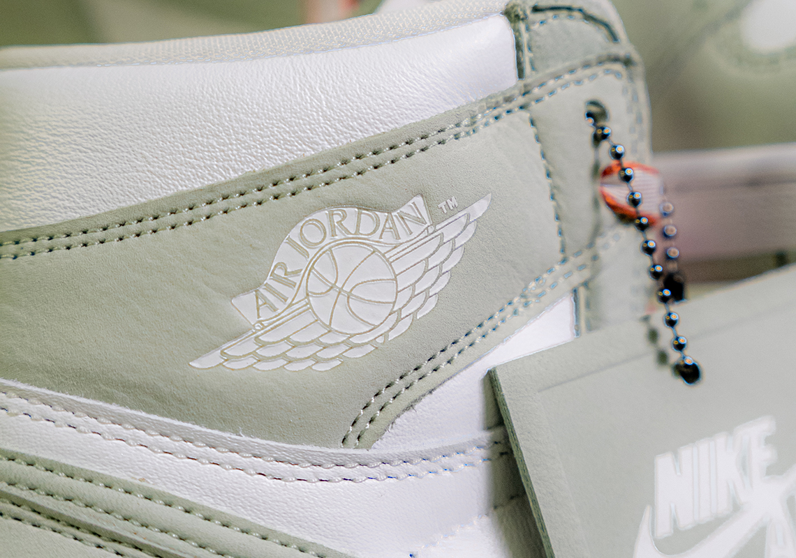 Air Jordan 1 Seafoam Beauty Shots 3