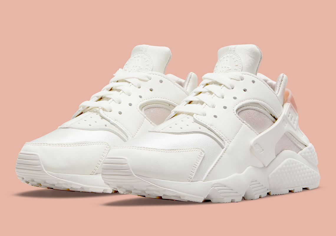 Nike Air Huarache Dh4439 104 5