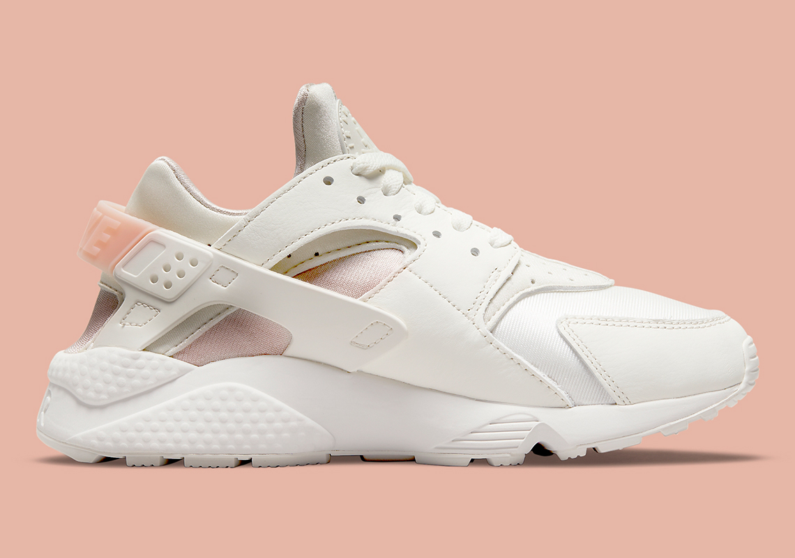 Nike Air Huarache Dh4439 104 8