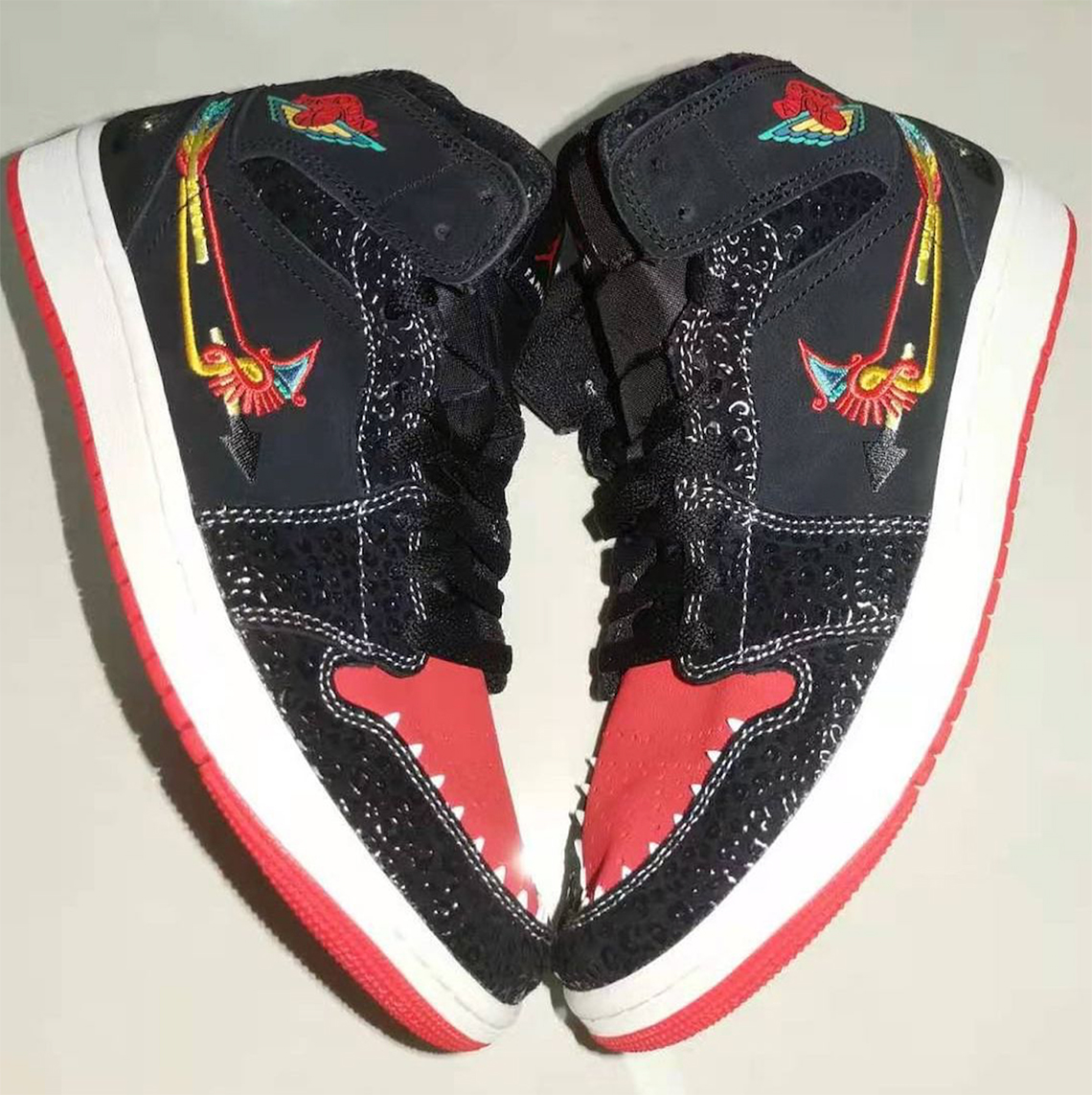 Air Jordan 1 Mid Siempre La Familiar Red Black 2