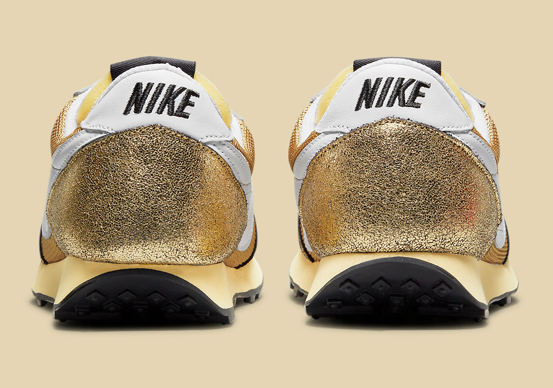 Nike Waffle Trainer 2 Cracked Gold Do5883 700 3