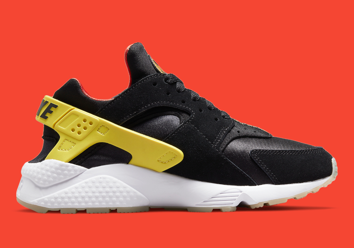 Nike Air Huarache Go The Extra Smile Do5873 001 1