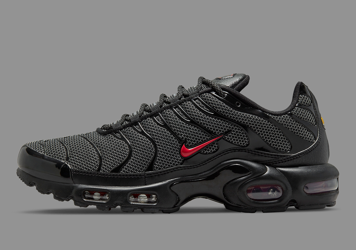 Nike Armors The Air Max Plus With Metal Mesh