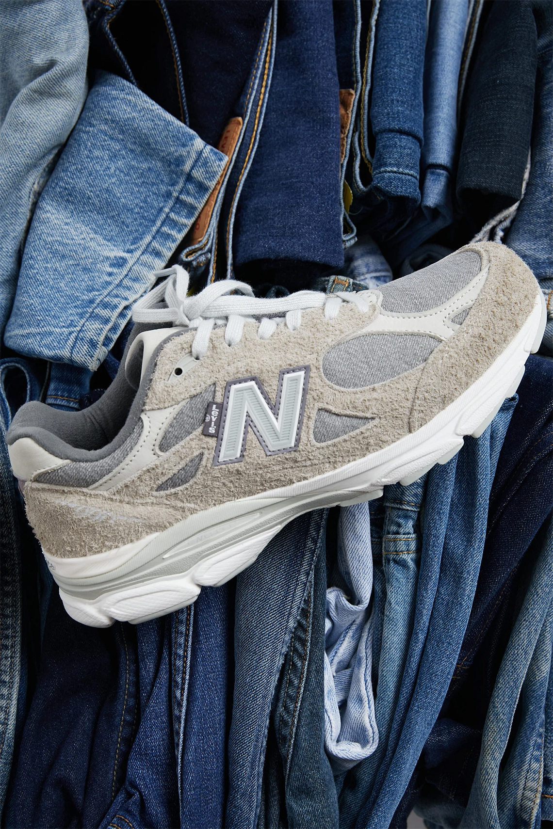 New Balance 990v3 Levis Cream 1