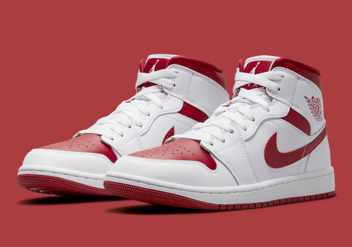 A "Reverse Chicago" Colorway Lands On The Air Jordan 1 Mid