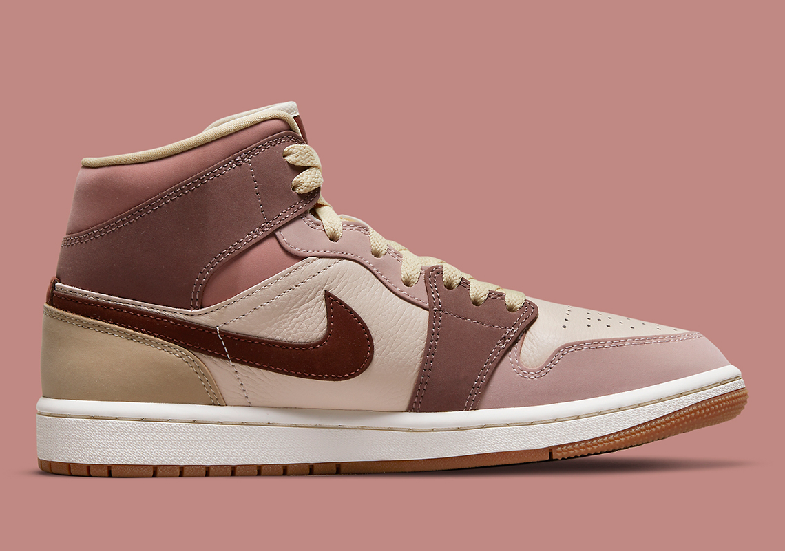 Air Jordan 1 Mid Wmns Do7440 821 2