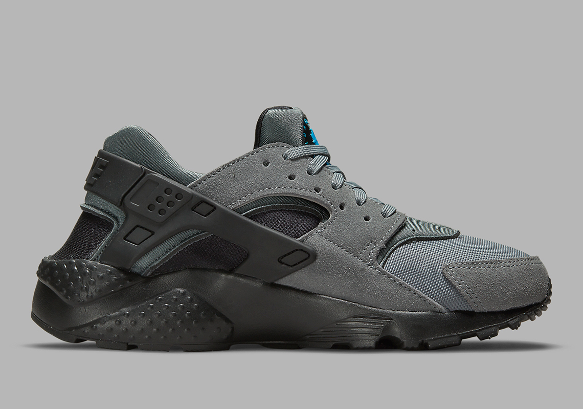 Nike Air Huarache Black Grey Dq3661 001 1