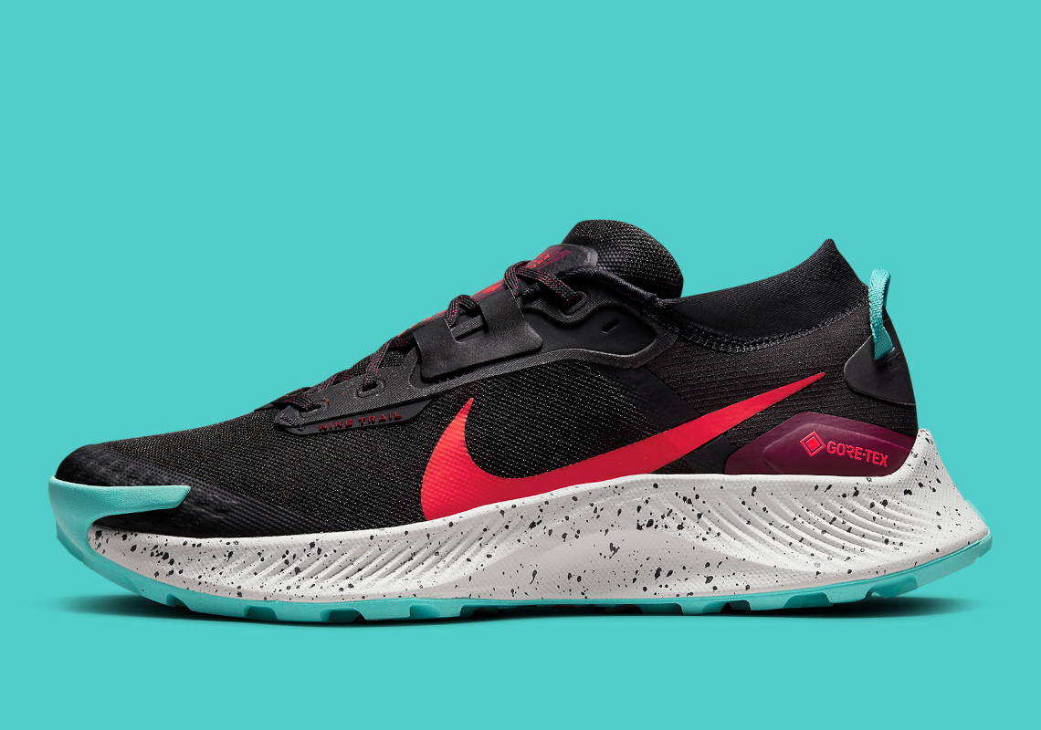 "Dynamic Turquoise" Animates The Latest Nike Pegasus Trail 3 GORE-TEX