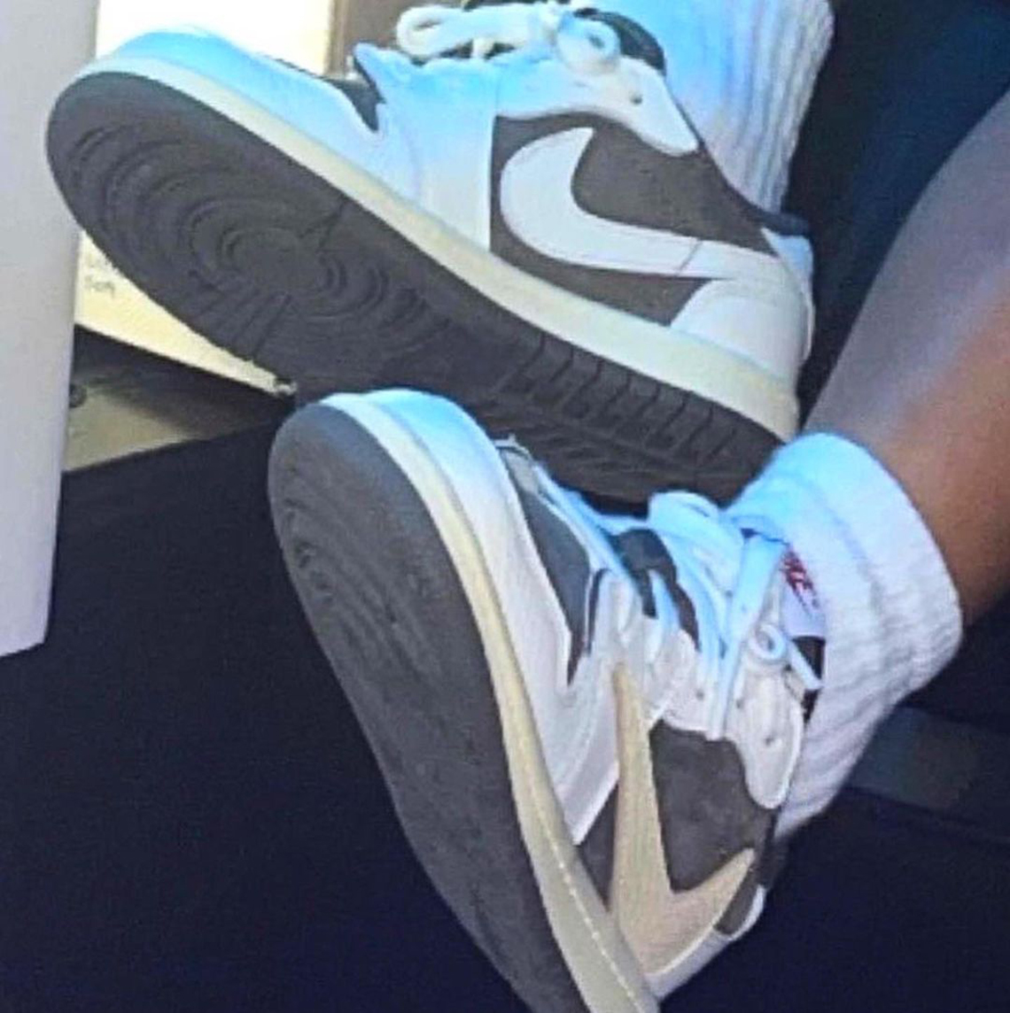 Travis Scott Air Jordan 1 Low Reverse 2