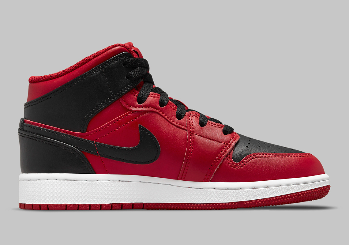 Air Jordan 1 Mid Gs Red Black Reverse Bred 554725 660 7