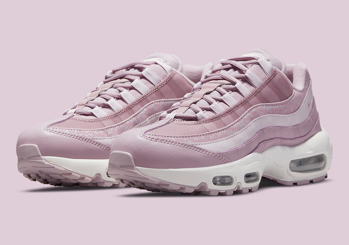 Pink Camouflage Appears On This Upcoming Women's Nike Air Max 95