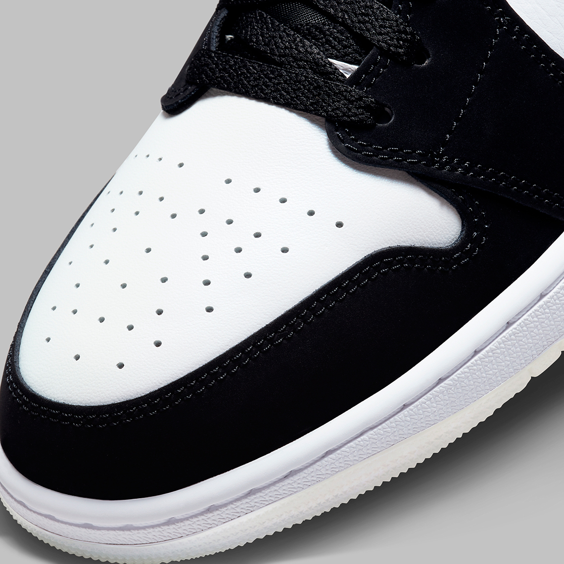 Air Jordan 1 Mid White Black Diamond Shorts 1