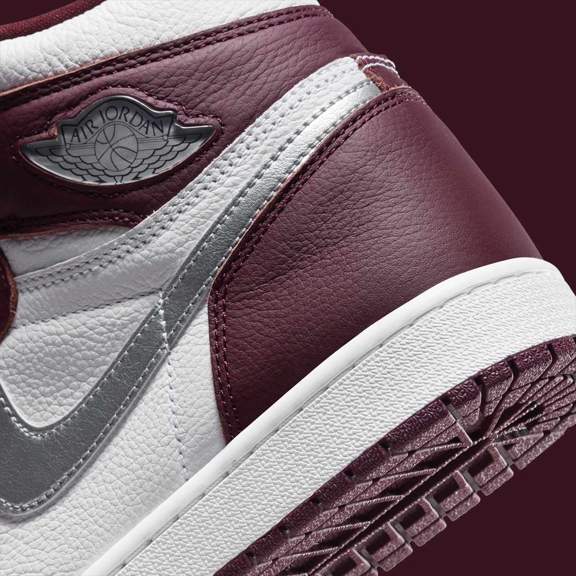 Air Jordan 1 Retro High Og Bordeaux Official Images 555088 611 2