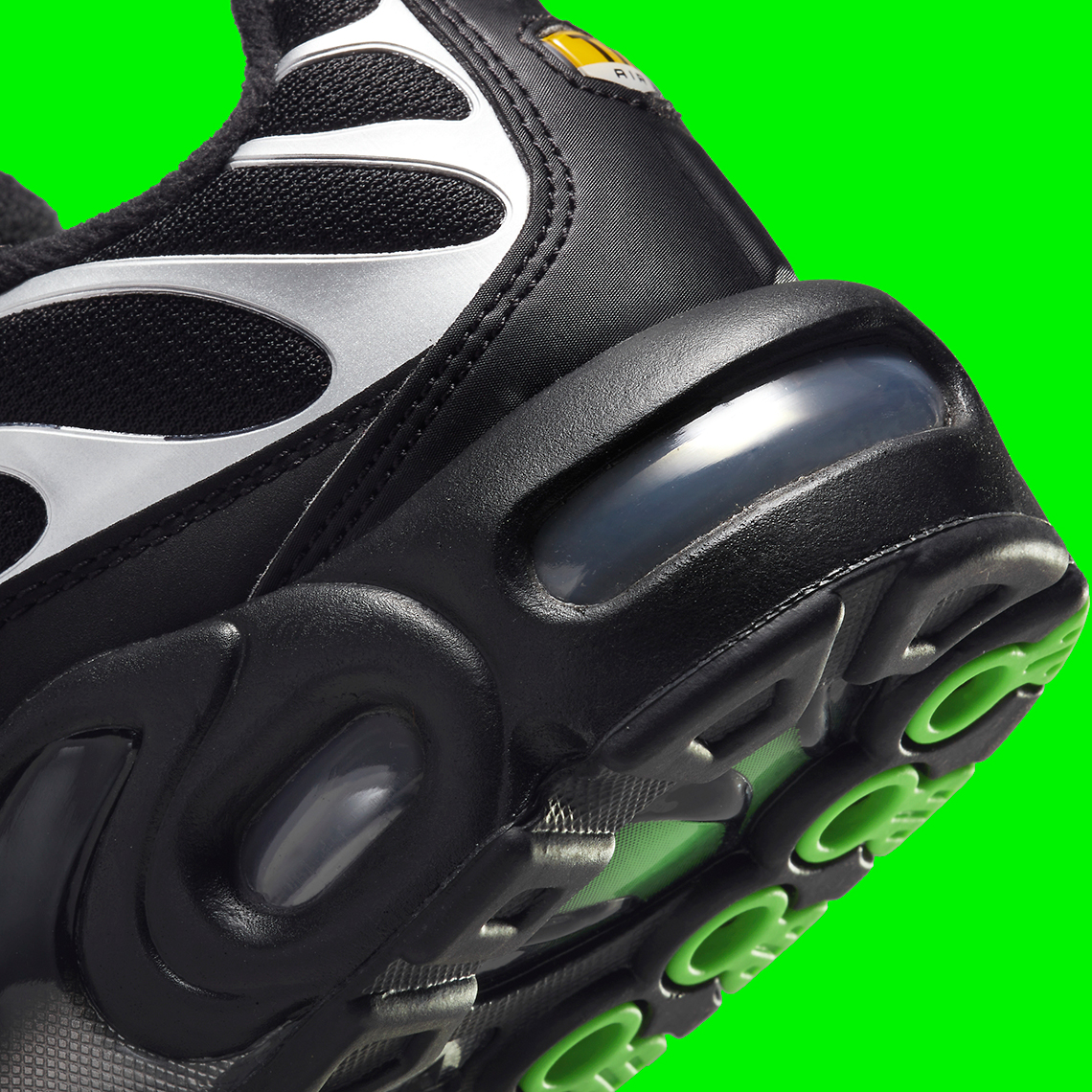 Nike Air Max Plus Black Silver Green Dr0139 001 2