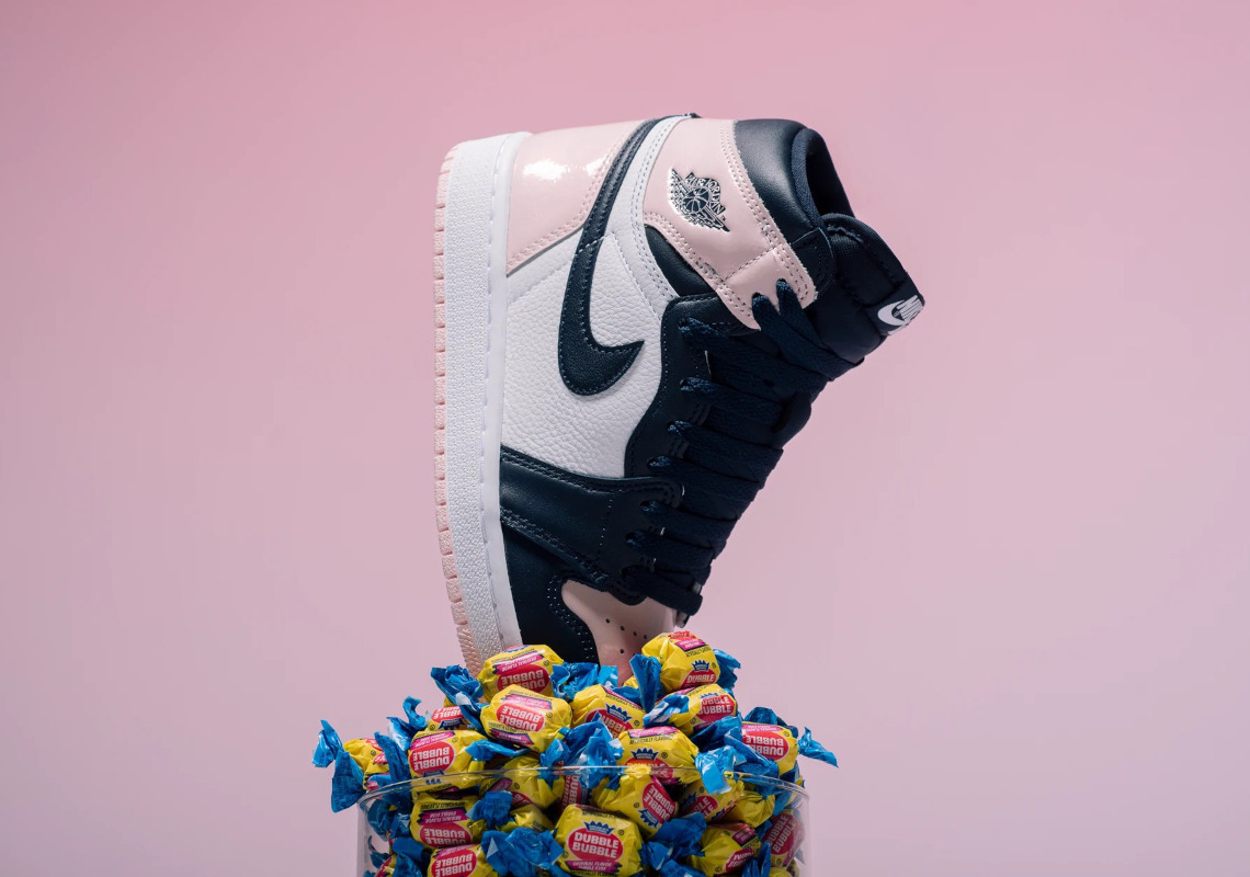 Air Jordan 1 Retro High Og Bubble Gum Dd9335 641 4.png