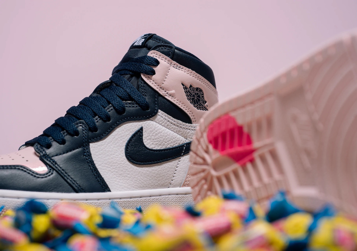 Air Jordan 1 Retro High Og Bubble Gum Dd9335 641 8.png