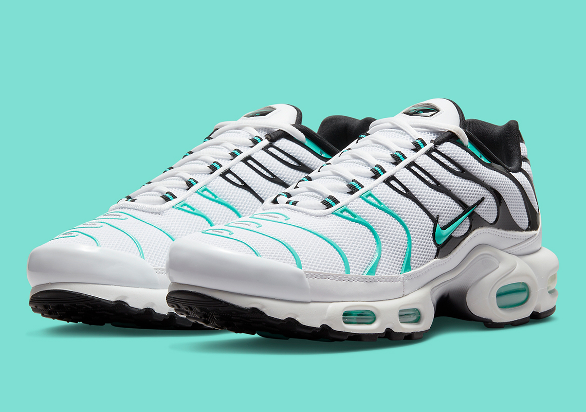 Hyper Jade Dresses This atmos-Exclusive Nike Air Max Plus