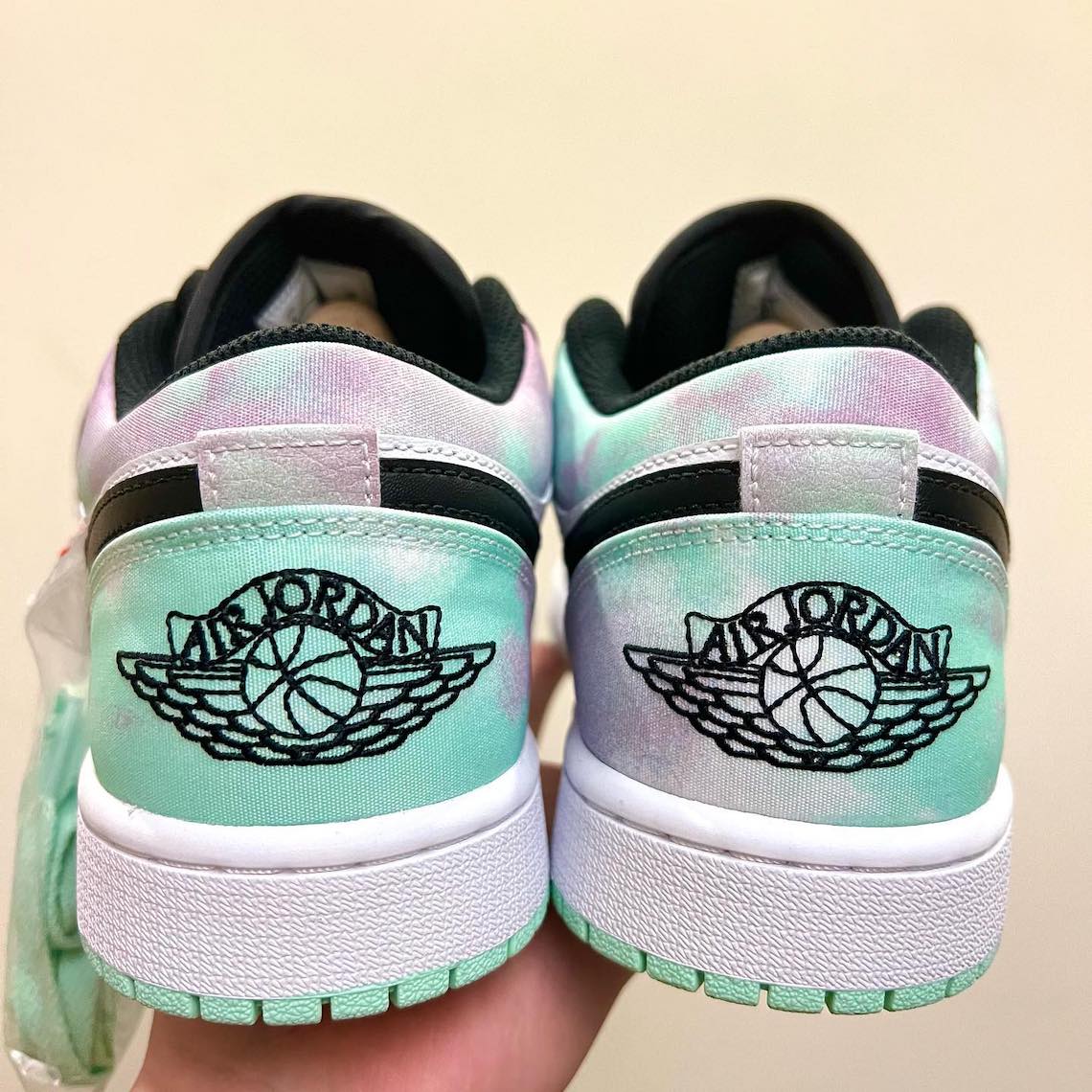 Air Jordan 1 Low Tie Dye 3