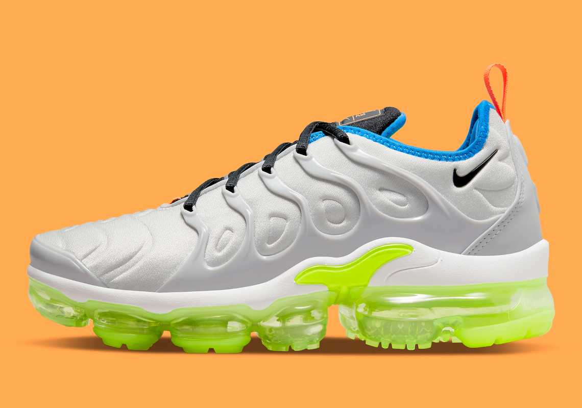 Another Nike VaporMax Plus Appears With Neon Green Soles