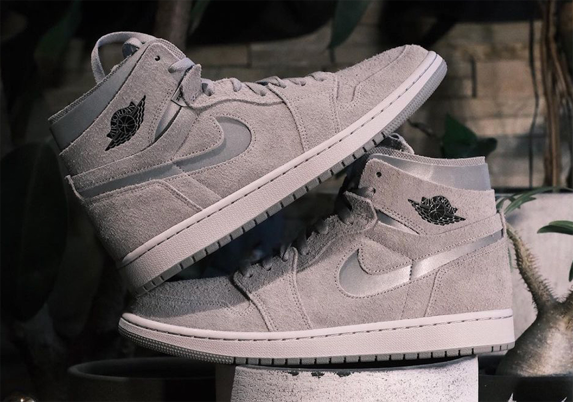 Air Jordan 1 Zoom CMFT Mimics The CO.JP "Metallic Silver"