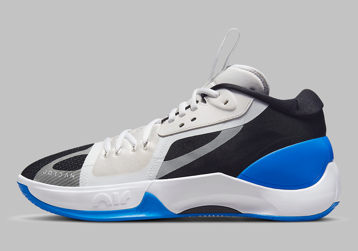 The Jordan Zoom Separate Dresses In Classic Dallas Mavericks Colors