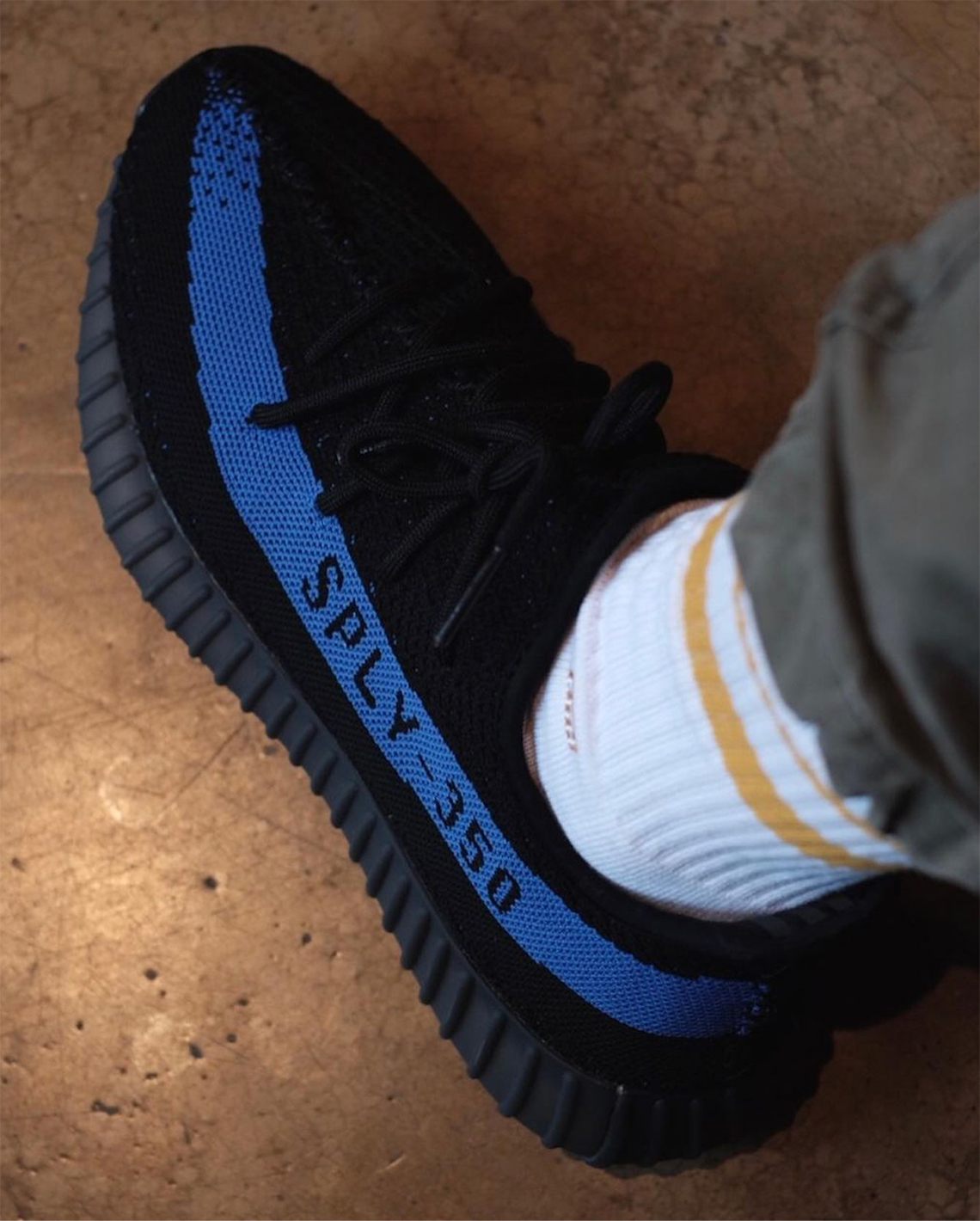 Adidas Yeezy Boost 350 V2 Dazzling Blue Gy7164 Store List 4