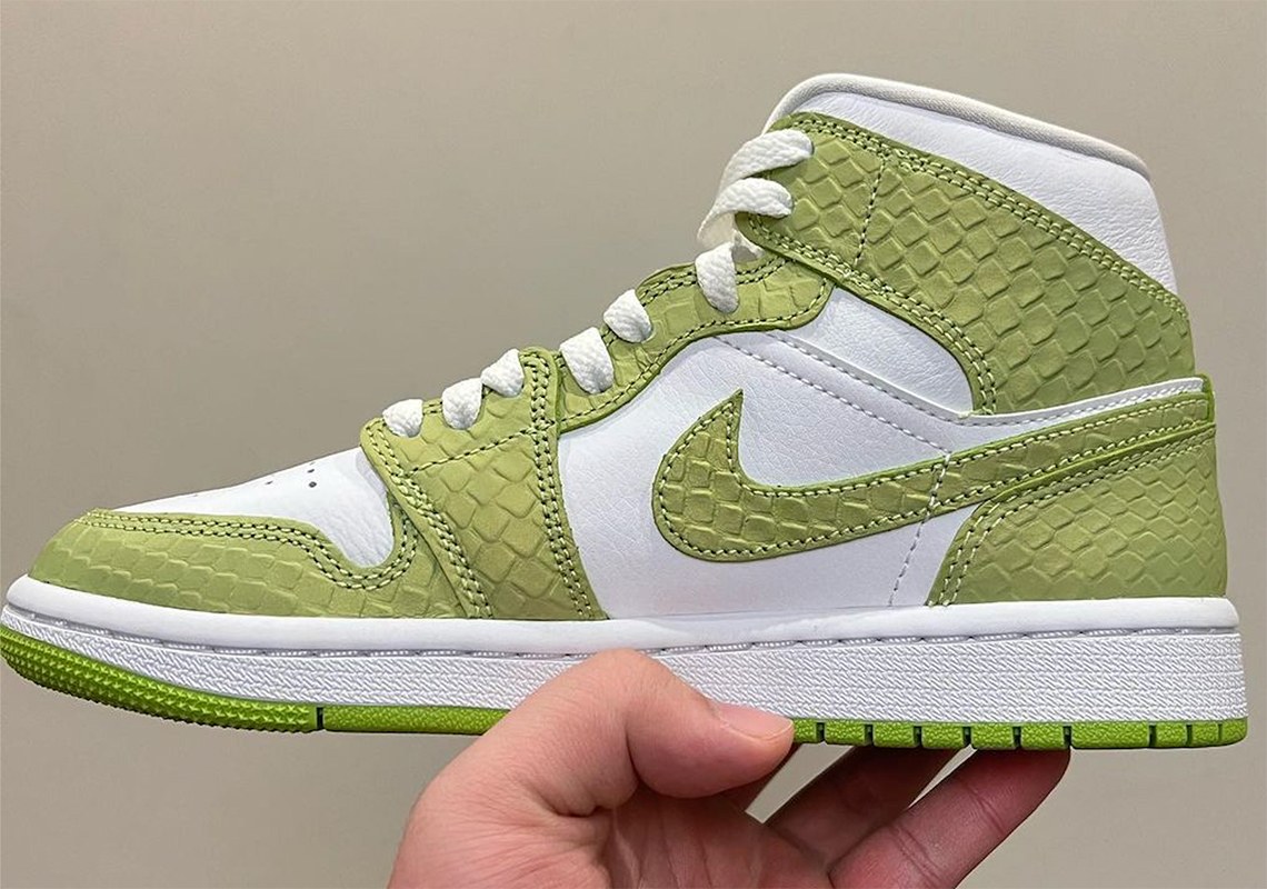 Air Jordan 1 Mid Womens Green Snakeskin 2022 8