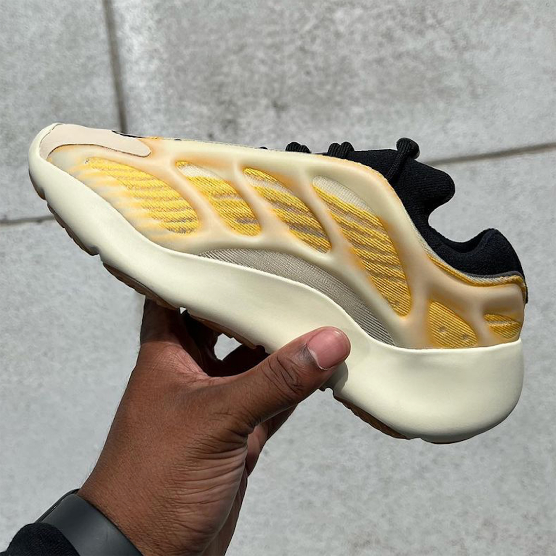 Adidas Yeezy 700 V3 Mono Safflower Hp5425 4