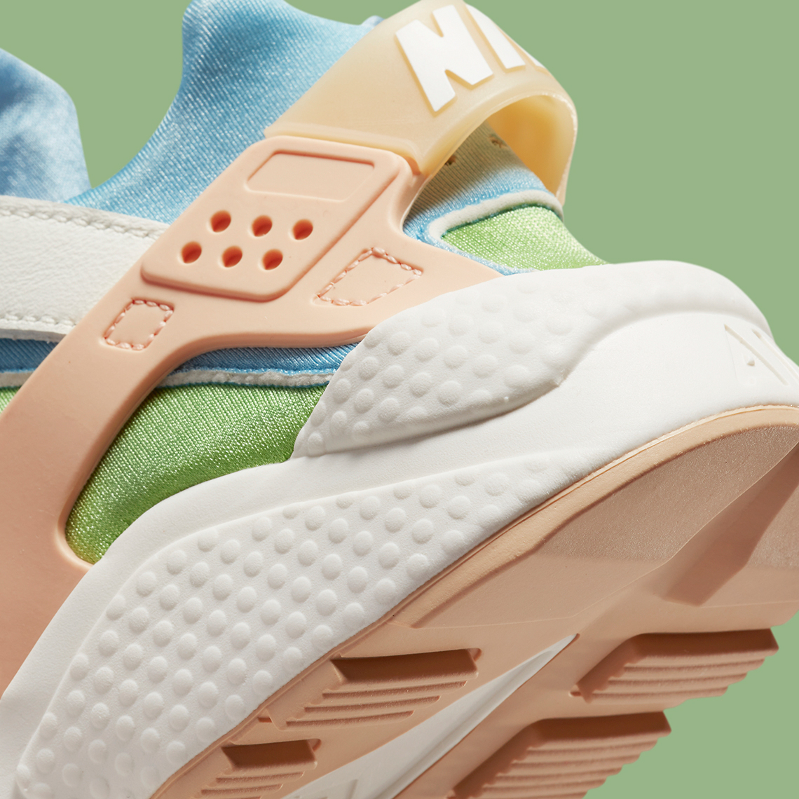 Nike Air Huarache Sun Club Dq0117 100 Release Date 2