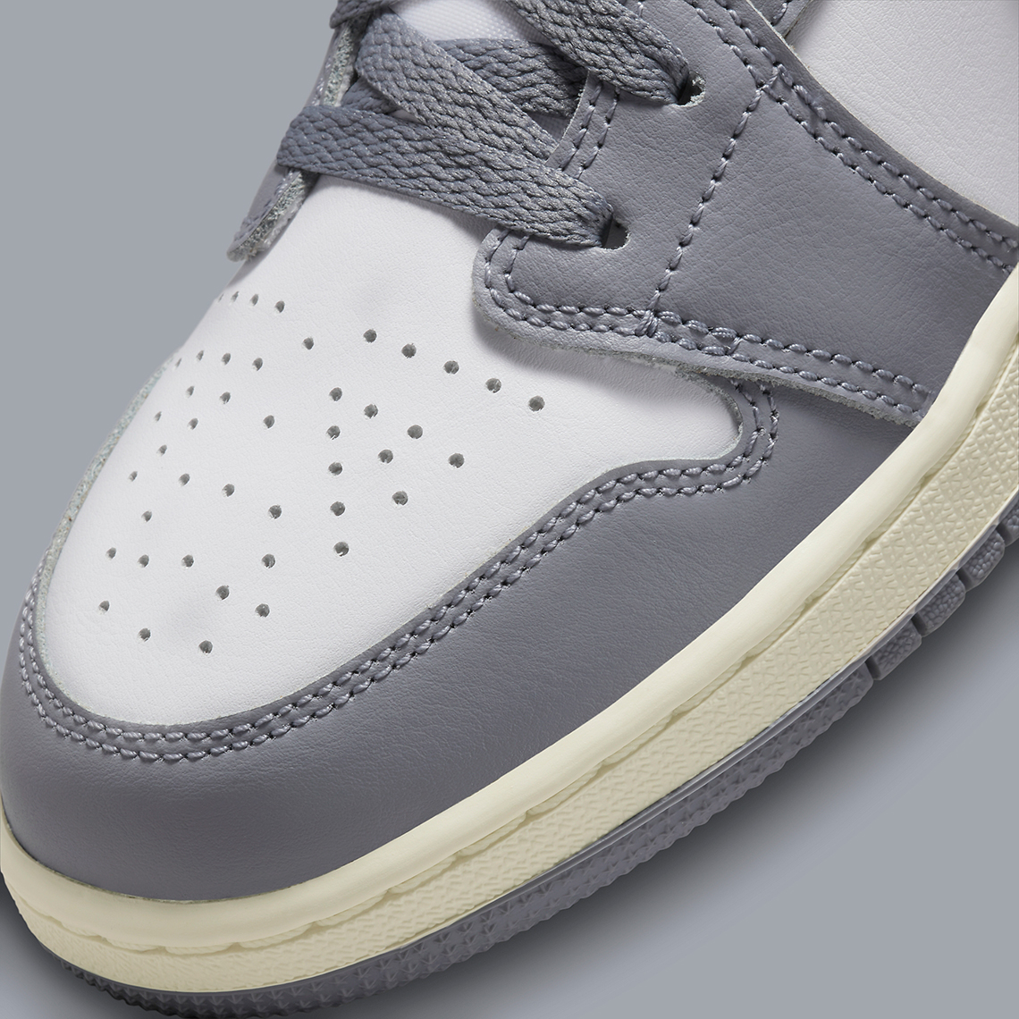 Air Jordan 1 Low Grey White 553560 053 5