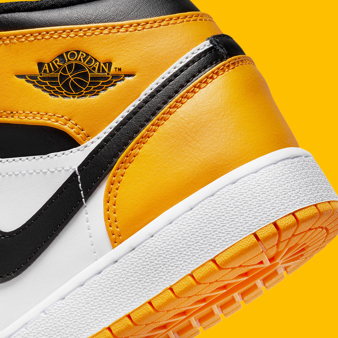 Air Jordan 1 Mid Yellow Black White 554725 701 1