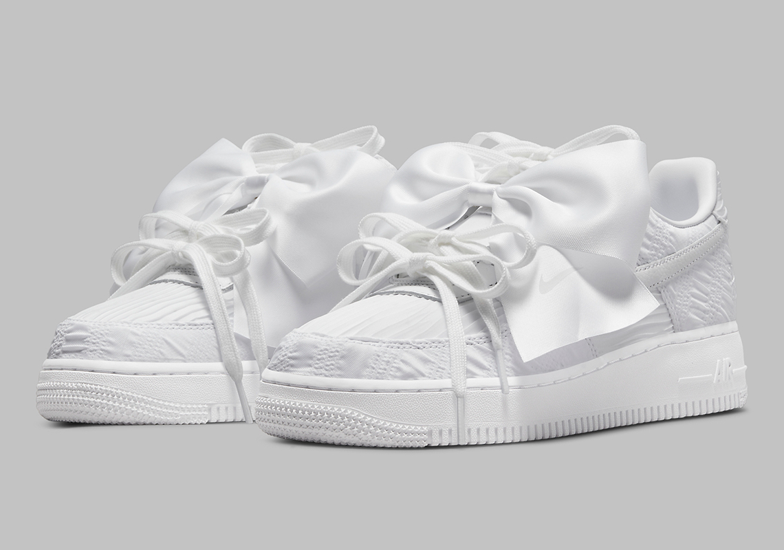 Nike Puts Giant White Bows On This Women’s Air Force 1 Low