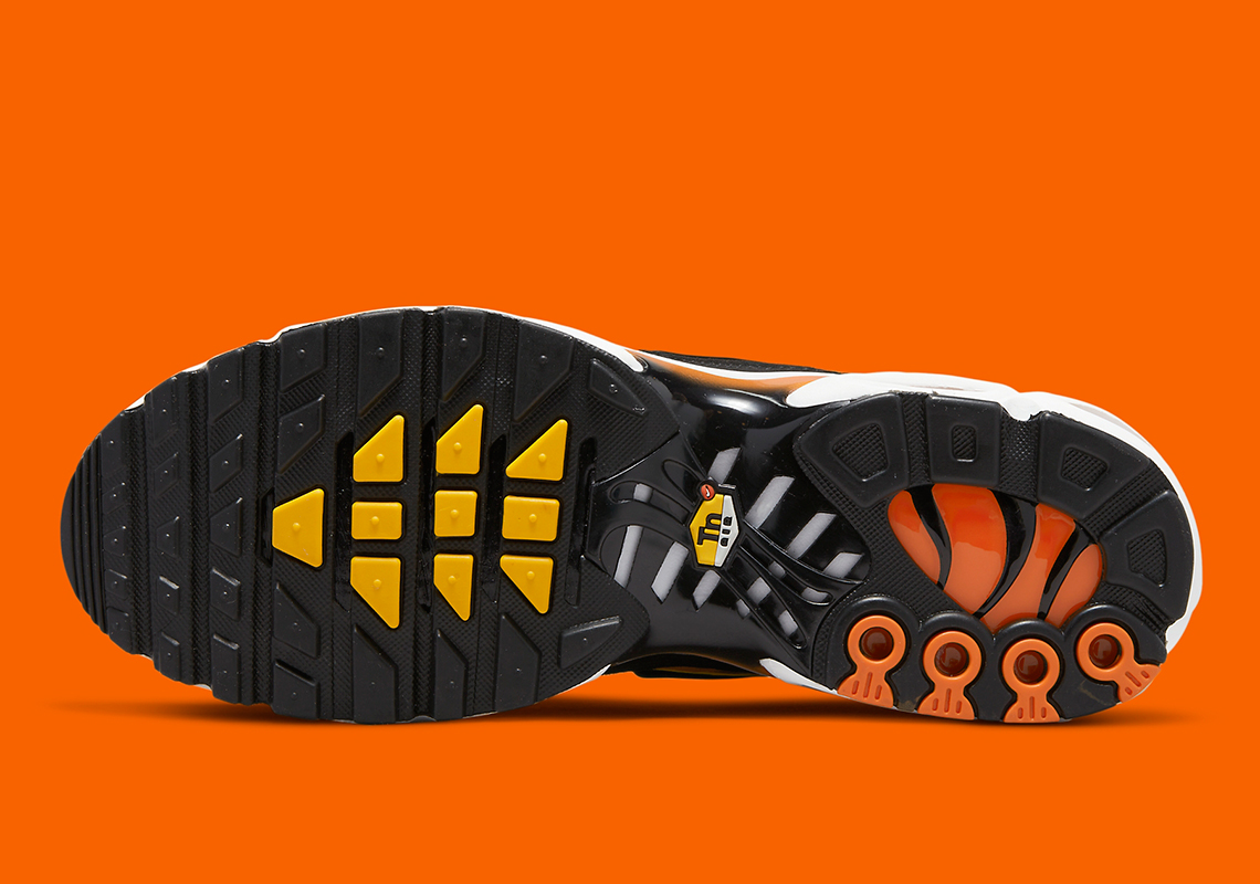 Nike Air Max Plus Orange Black Dm0032 800 1