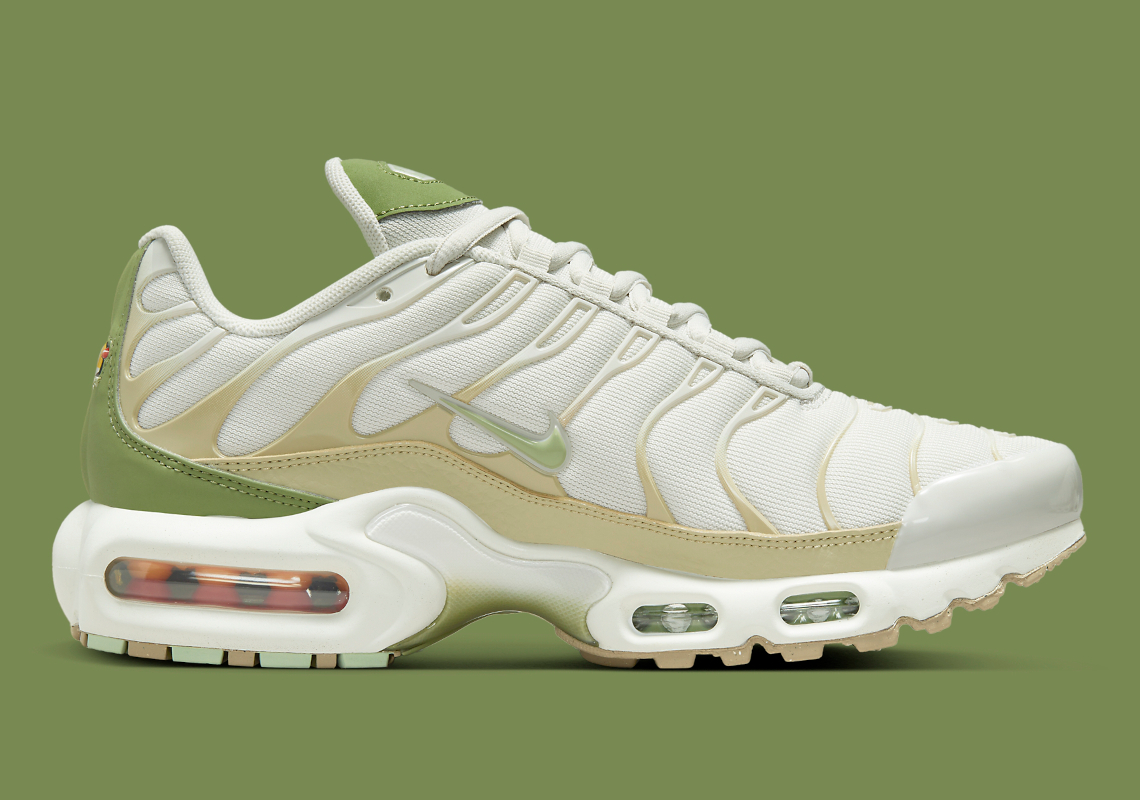 Nike Air Max Plus Dx8954 001 3