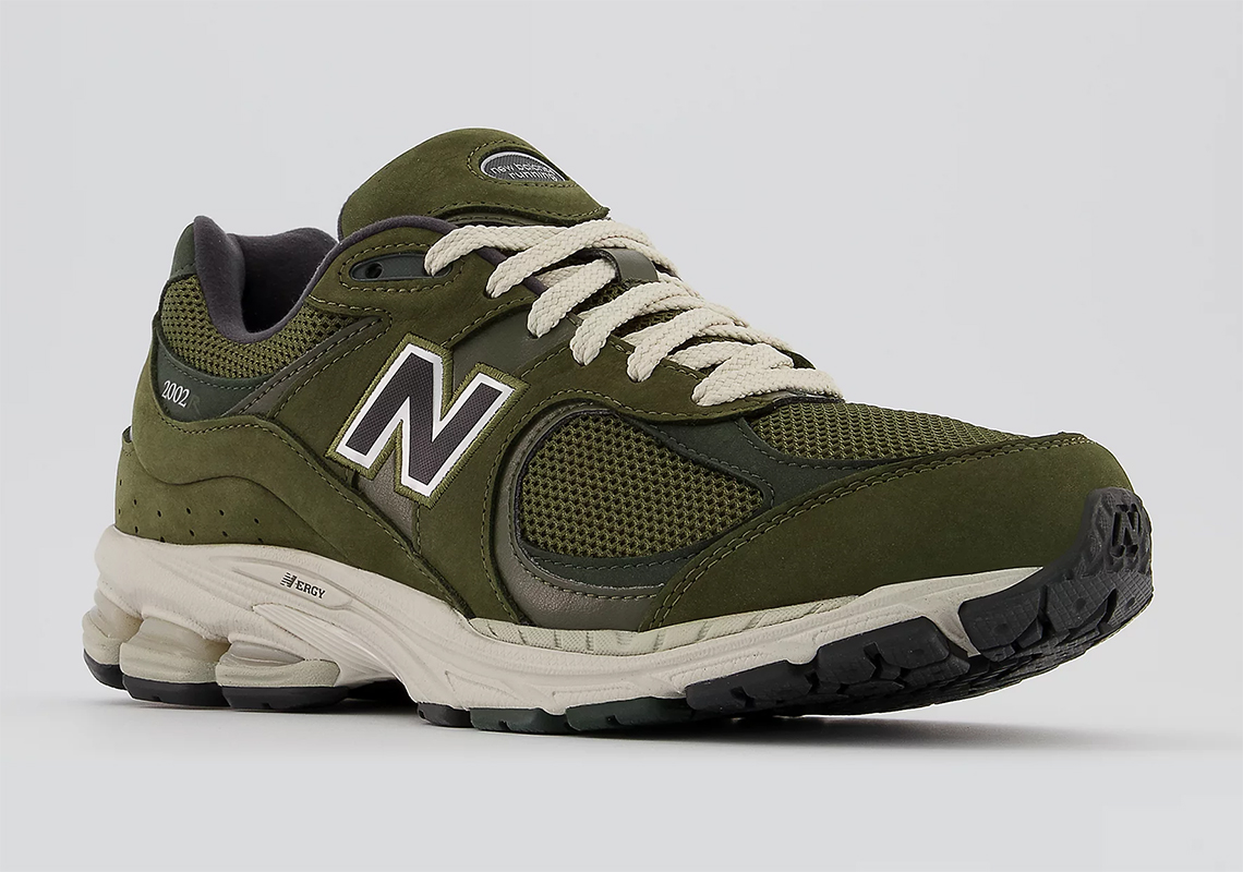 New Balance Wraps The 2002R In "Grape Leaf"