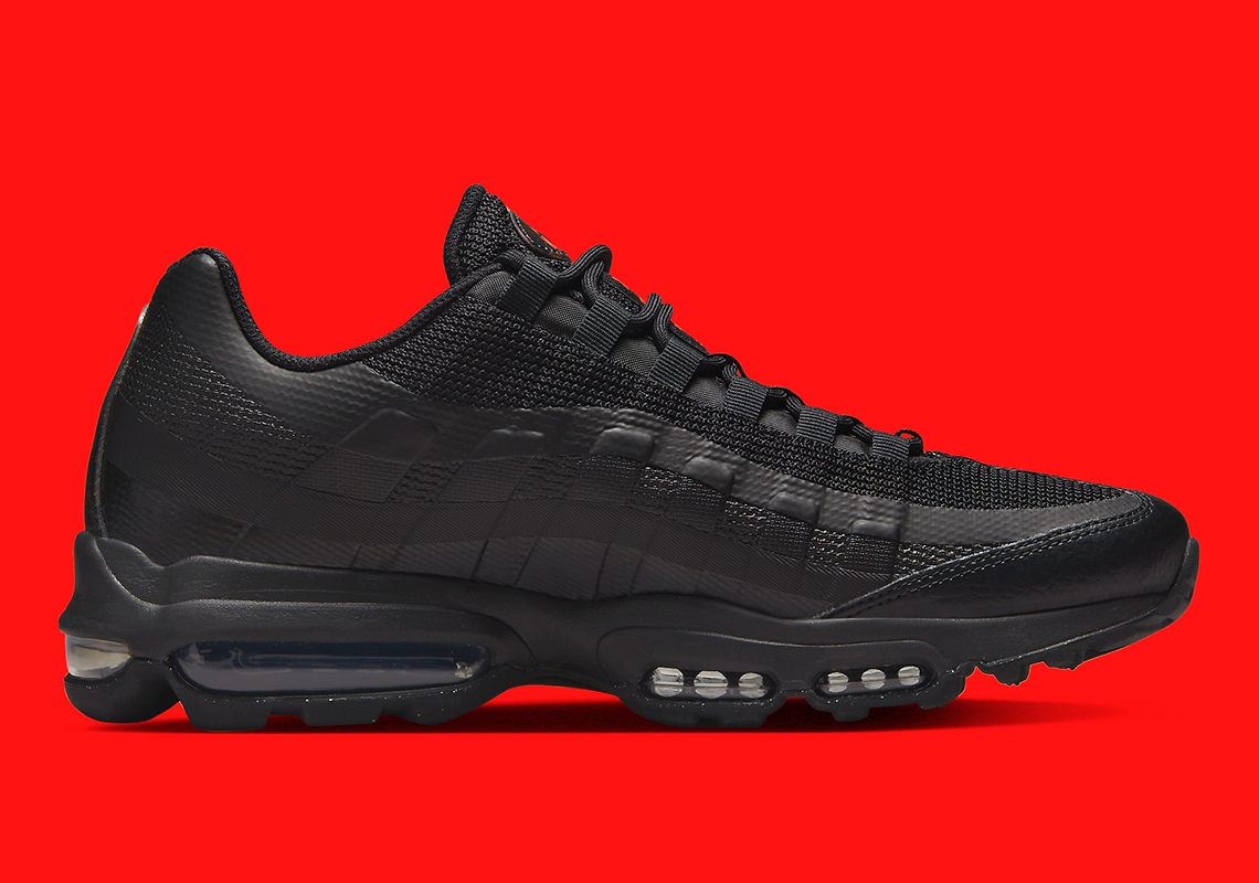 Nike Air Max 95 Ultra Black Crimson Dx2658 001 3