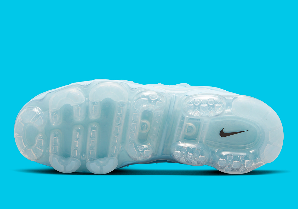 Nike Vapormax Plus University Blue Release Date 5