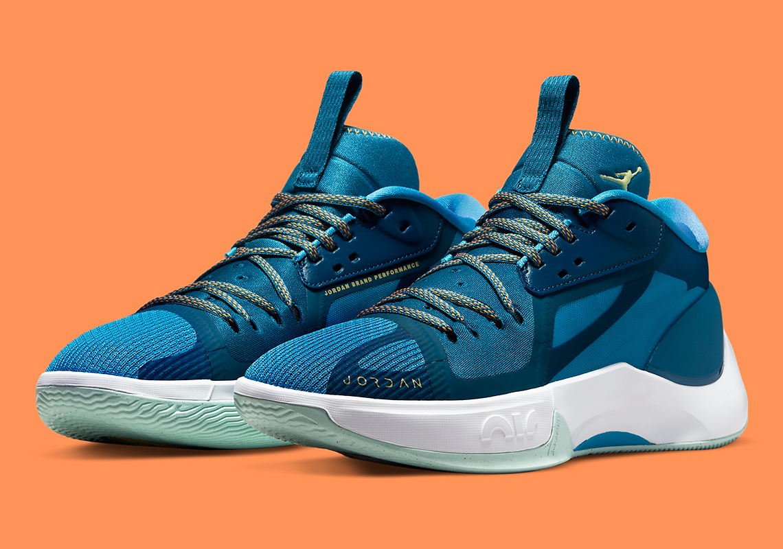 "Laser Blue" Energizes This Jordan Zoom Separate