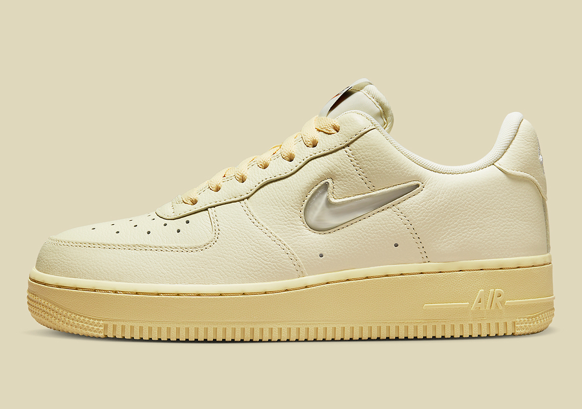 Nike Air Force 1 Lx Coconut Milk Do9456 100 8