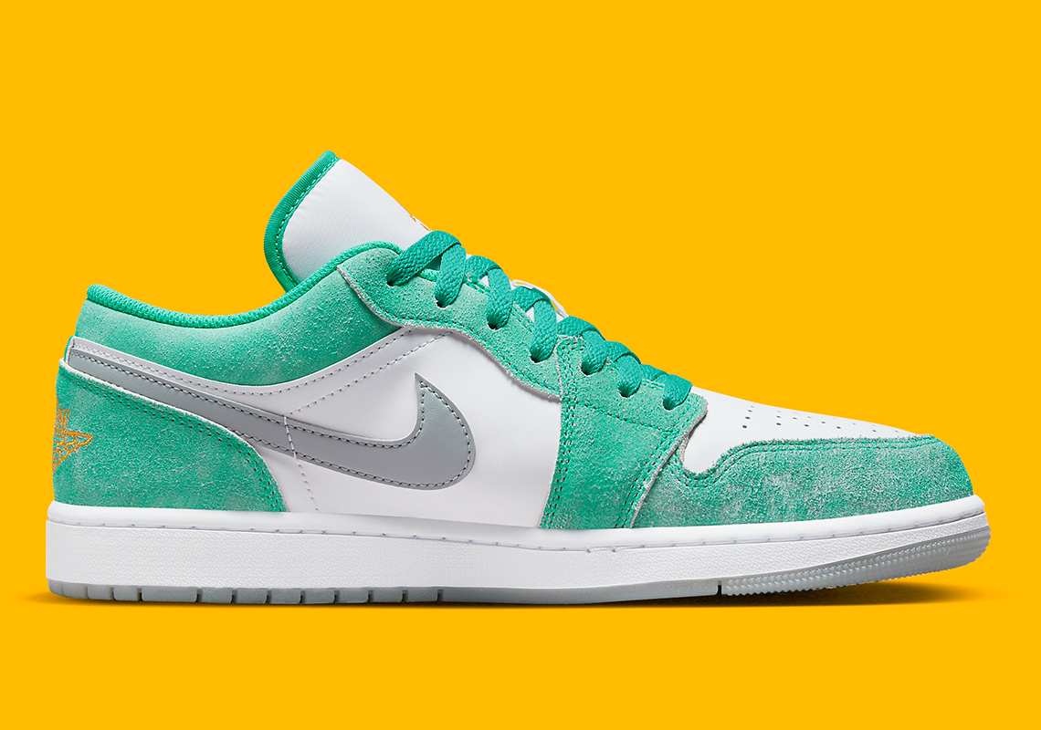 Air Jordan 1 Low New Emerald Dn3705 301 7