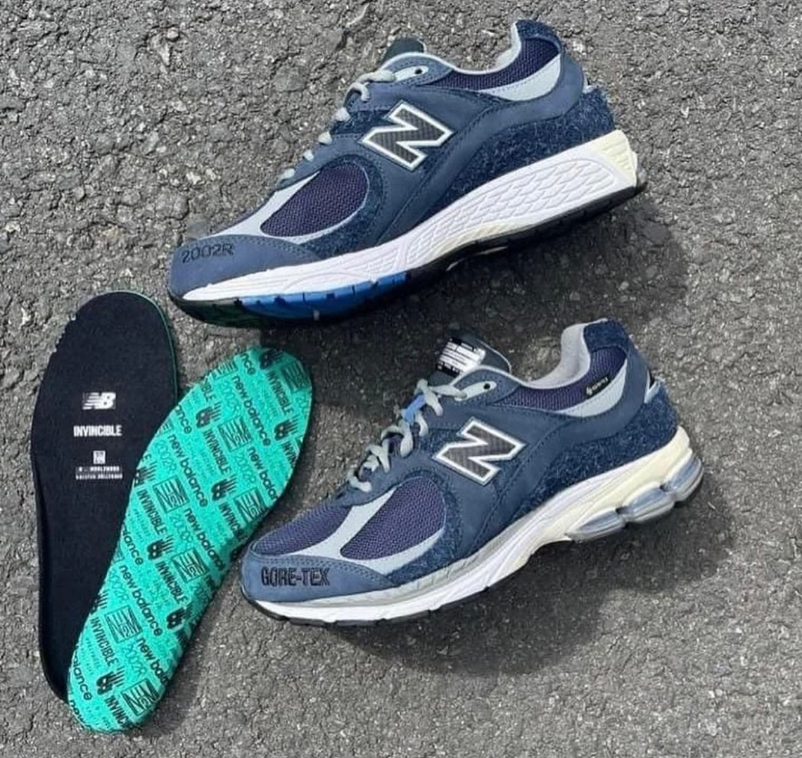 N Hoolywood Invincible New Balance 2002r Navy 6