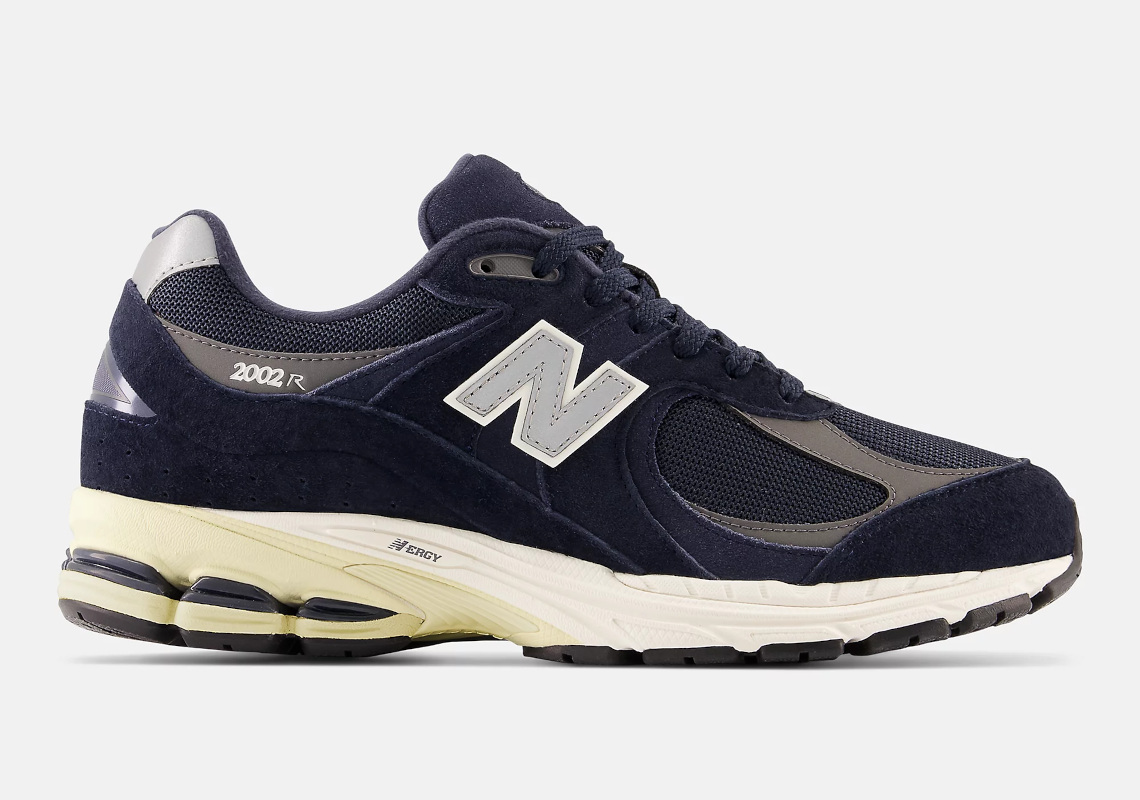 New Balance 2002r Eclipse 1